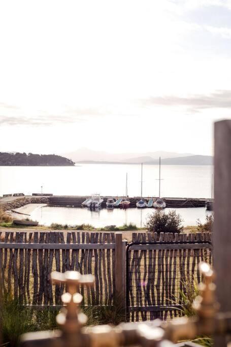 Bruny Boathouse Bed and Breakfast Alonnah Eksteriør billede