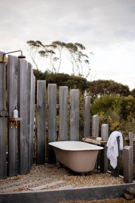 Bruny Boathouse Bed and Breakfast Alonnah Eksteriør billede